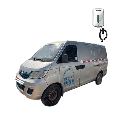 Vans energéticos de segunda mão acessíveis com volante multifunção e 2 assentos