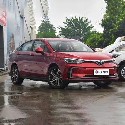 Automóvel 100% elétrico de 5 portas e 5 lugares, ideal para os mercados europeu e americano