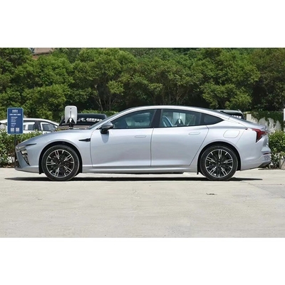 Segura A versão 2024 Neta S 1160 km/h com 8 airbags e freios de disco dianteiros e traseiros