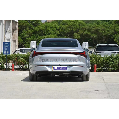 Segura A versão 2024 Neta S 1160 km/h com 8 airbags e freios de disco dianteiros e traseiros