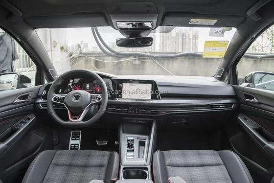 Eficiência e potência combinadas 2023 Volkswagen Golf GTI com binário máximo de 350 Nm