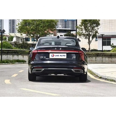 Limousine chinês de médio a grande porte HongQi H5 com capacidade de motor de 4,1-6L e alta demanda