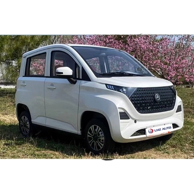 SUV elétrico sem carta de condução a 60 km/h com direção esquerda e interior espaçoso