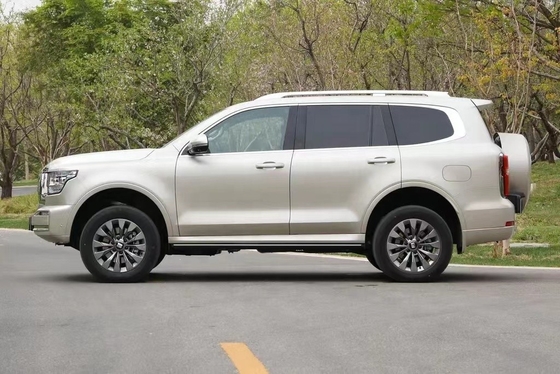 SUV Tank 500 Plug-in Hybrid Luxury Off-Road Vehicle com volante multifunção