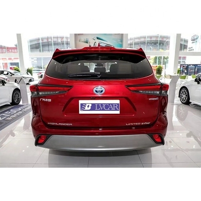 Experimente o futuro da condução com a tela sensível ao toque do Toyota Highlander 2023