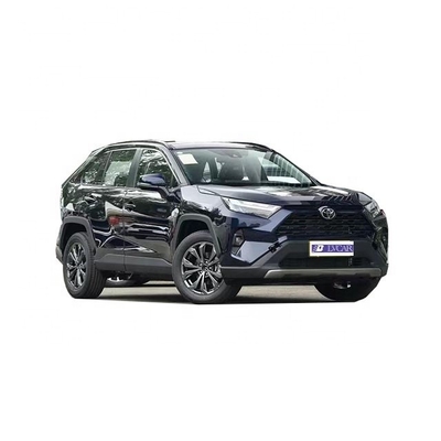 Controlos de velocidade ACC e direção esquerda no 2023 Toyota RAV4