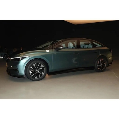 2024 Volkswagen ID7 Leading Sedan na série ID Alimentado por 150kW e 310Nm Torque