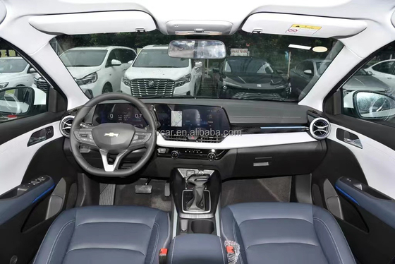 Melhore o seu trajeto com o interior de couro elétrico do Chevrolet Cruze Compact Sedan