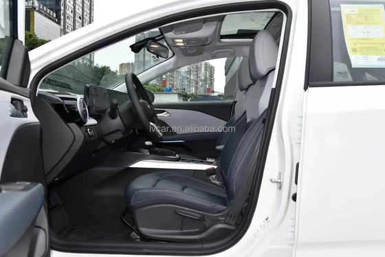 Melhore o seu trajeto com o interior de couro elétrico do Chevrolet Cruze Compact Sedan