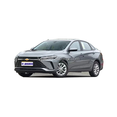 Janela dianteira elétrica e ESC 2022 Chevrolet Monza híbrido com interior de couro escuro