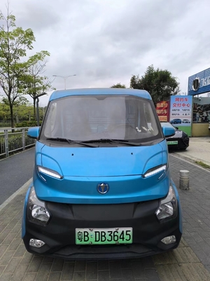 LED Electric Light Van 40000 km Kilometragem Assentos de couro e capacidades multifuncionais