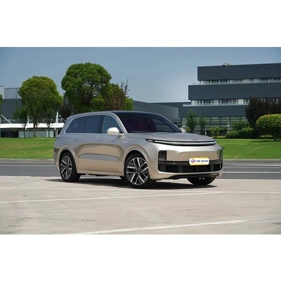 Li L9 O carro chinês com longa resistência e híbrido plug-in de 6 lugares agora na Rússia