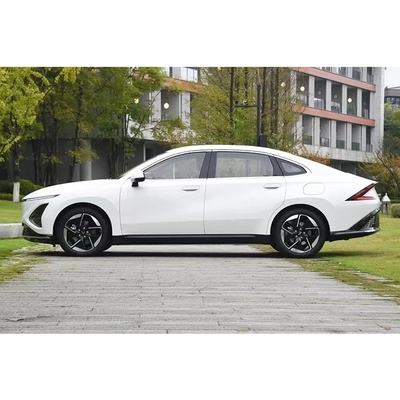 O Limousine de 2024 da Classe A da Wuling Motors com velocidade máxima de 145 km/h e longa resistência