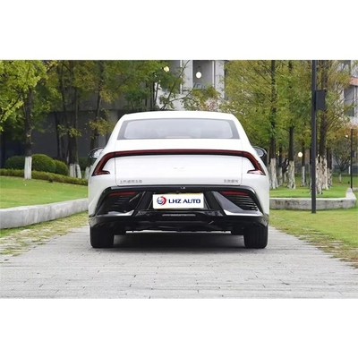 O Limousine de 2024 da Classe A da Wuling Motors com velocidade máxima de 145 km/h e longa resistência