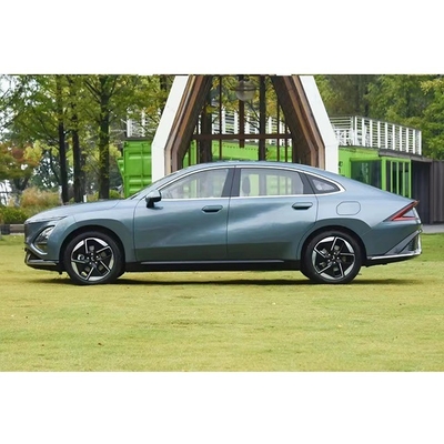 Long Range Lithium Battery Wuling Starlight Hybrid Sedan Classe A Veículo de energia de 5 lugares