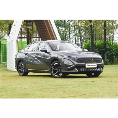 Experimente o luxo com o 2024 Starlight Hybrid Sedan de 5 portas e 5 lugares da Wuling