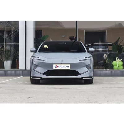 Experimente o poder do SUV de 5 lugares do Avatar 12 de 2024 com aceleração de 3,9s.