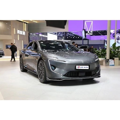 O Avatr 12 2024 é um SUV elétrico de luxo com 650 km de autonomia.