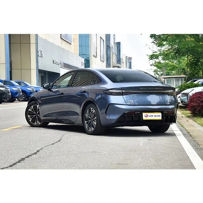 O popular sedã esportivo elétrico de 5 portas da BYD Seal, com 310 Nm de torque e longa duração.