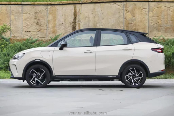 318-401 Km Long Range SUV Elétrico Carro para Adultos Neta Aya 2024 Nezha Aya Direção esquerda
