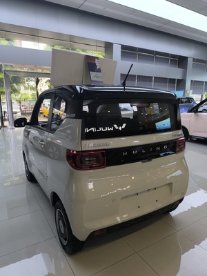 Direção esquerda Wuling Mini Carro elétrico com velocidade máxima de 100 Km/h e 4 lugares 120km