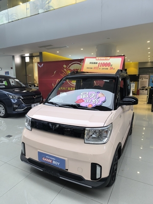 Direção esquerda Wuling Mini Carro elétrico com velocidade máxima de 100 Km/h e 4 lugares 120km