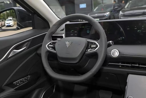 O mais recente SUV elétrico da Neta U-II 500 para casa, com 500 km de gama elétrica pura em marrom.