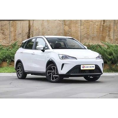 Velocidade máxima 120 Km/h 4070*1690*1540 Nezha 2023 401lite Pequeno SUV Veículo de energia de longo alcance