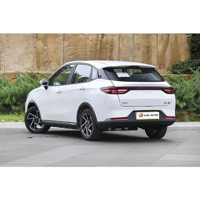 Velocidade máxima 120 Km/h 4070*1690*1540 Nezha 2023 401lite Pequeno SUV Veículo de energia de longo alcance