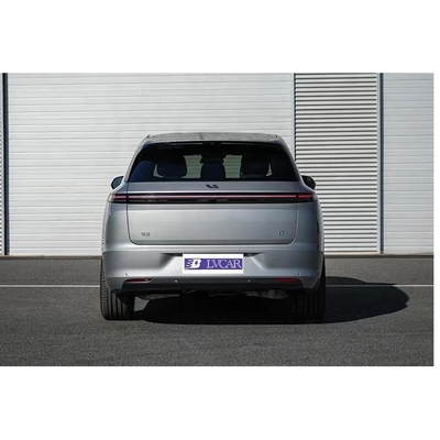 LiXiang L7 Modelo de tração nas quatro rodas Sistema de entretenimento para automóveis com volante multifunção