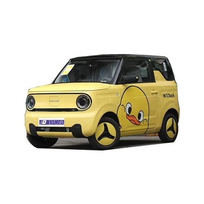 Veículo Geely Panda Mini Energy equipado com câmera traseira com 200 km de autonomia e 3 cilindros