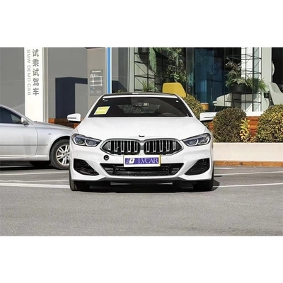 BMW 840i 2023 Carro de alto desempenho com quatro portas e janela traseira elétrica