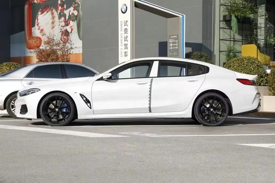 BMW 840i 2023 Carro de alto desempenho com quatro portas e janela traseira elétrica