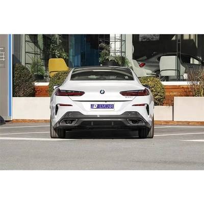 BMW 840i 2023 Carro de alto desempenho com quatro portas e janela traseira elétrica